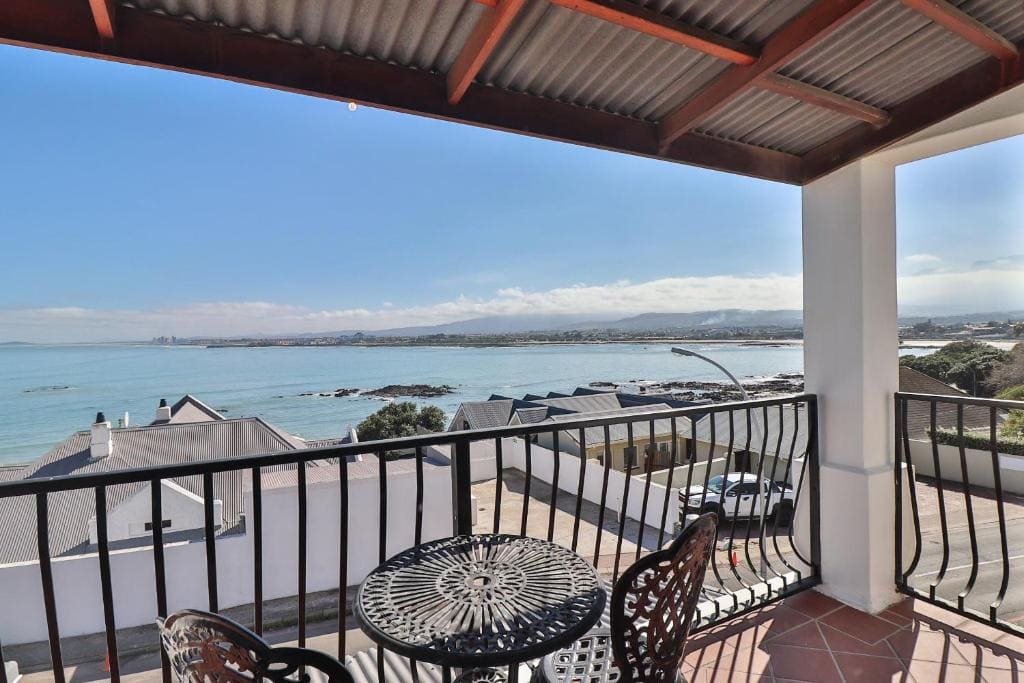 places to stay in Gordons Bay 