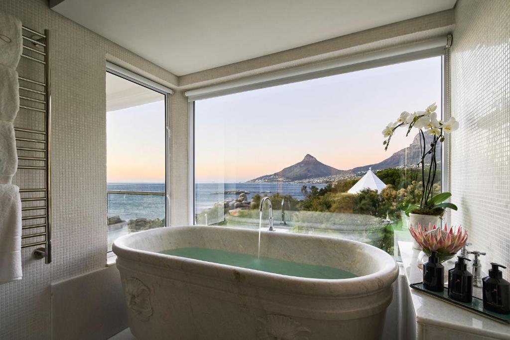 12 Apostles Hotel and Spa